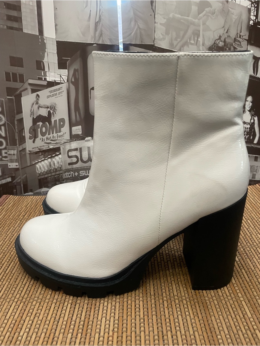 Wild Pair Vanessa White Boots/ Patent Block Heel Platform Ankle Boots 8.5, NEW!